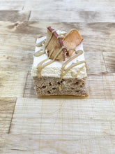 Load image into Gallery viewer, Yapple Cake