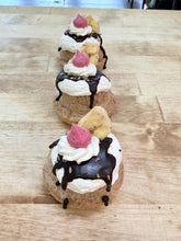 Load image into Gallery viewer, Banana Split Pupcake
