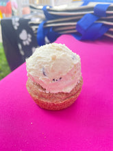 Load image into Gallery viewer, Cookie Dough pupcake
